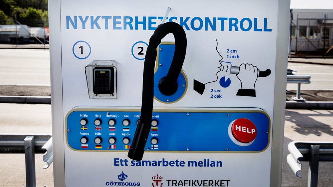 Infrastrukturministern bör göra verklighet av alkobommarna