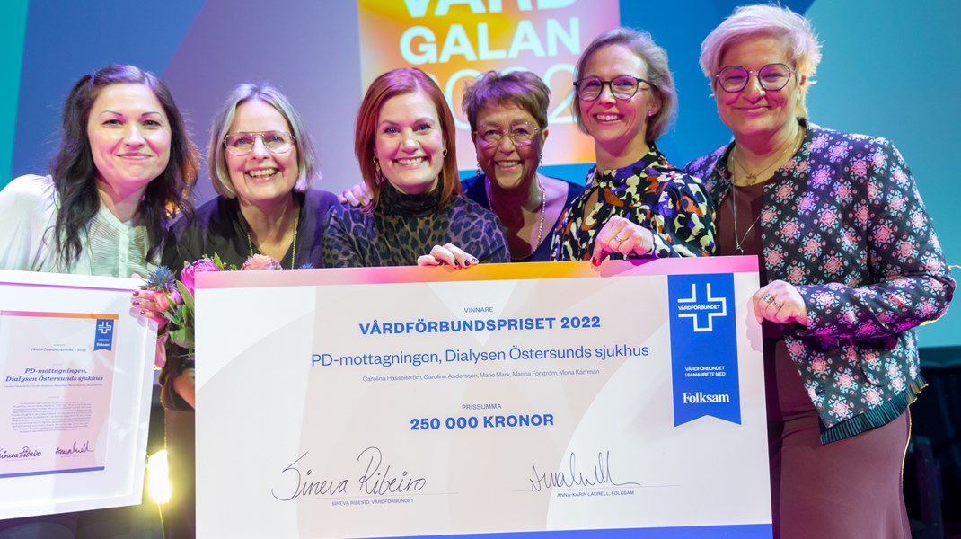 PD-mottagningen Östersund: Carolina Hasselström, Caroline Andersson, Marie Mark, Marina Förström, Mona Kärrman tillsamman med Vårdförbundets ordförande Sineva Ribeiro.