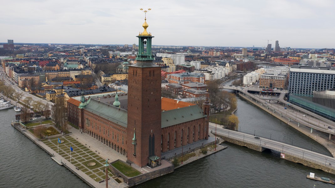 Först när den nya politiska majoriteten i Stockholms stad är klara med sina prioriteringar kan rekryteringen av en ny läkarstrateg påbörjas. 