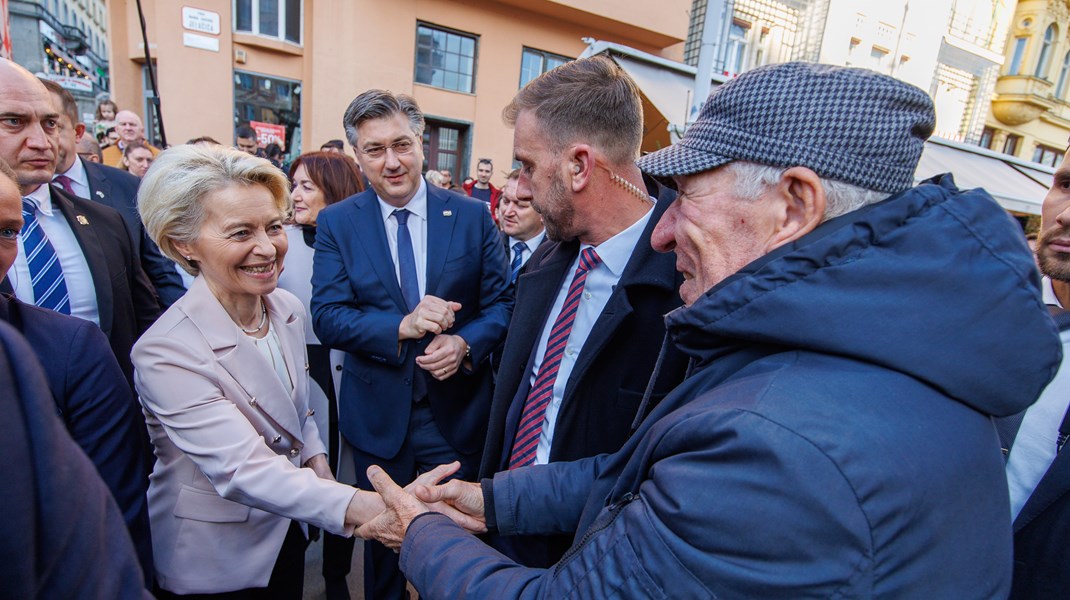 EU visar
vägen. Den 1 januari 2023 införlivades Kroatien i EU:s gränssamarbete Schengen
och eurovalutasamarbetet. Kroatiens premiärminister Andrej Plenkovic tog emot EU-kommissionens ordförande Ursula von der Leyen. 