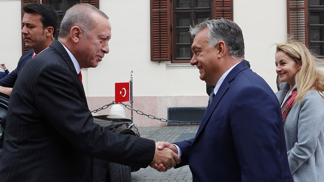 Demokratierna i EU och Nato kan inte låta Orbán och Erdogan bestämma