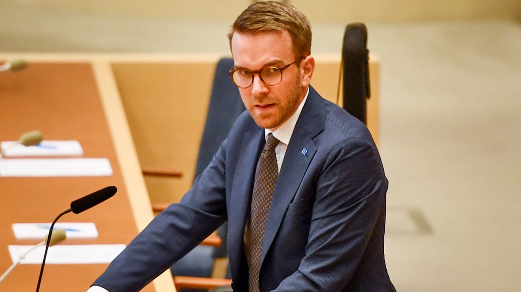 Socialdemokraterna KU-anmäler bostadsminister Andreas Carlson (KD) för hanteringen av frågan om investeringsstödet till hyresbostäder. 