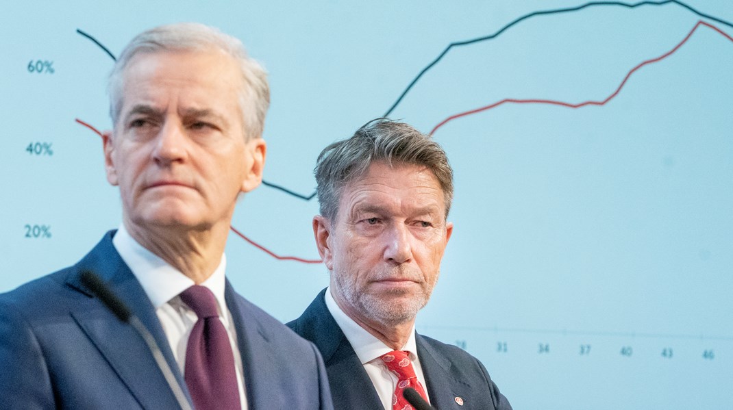 Norges statsminister Jonas Gahr Støre och olje- och energiminister Terje Aasland vid en pressträff nyligen om regeringens åtgärder för att säkra försörjningstryggheten i elsystemet.