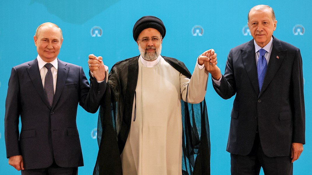 Turkiets president Recep Tayyip Erdoğan skakar hand med despoter och diktatorer som Rysslands Vladimir Putin och Irans president Ebrahim Raisi samtidigt som övriga Nato försöker hjälpa Ukraina. Hör verkligen Turkiet hemma i Nato? Det frågar sig militäranalytikern Jens Wenzel Kristoffersen.