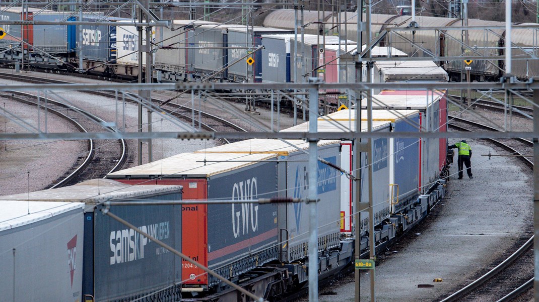 Öka transporteffektiviteten – låt mer gods färdas via sjöfart och järnväg