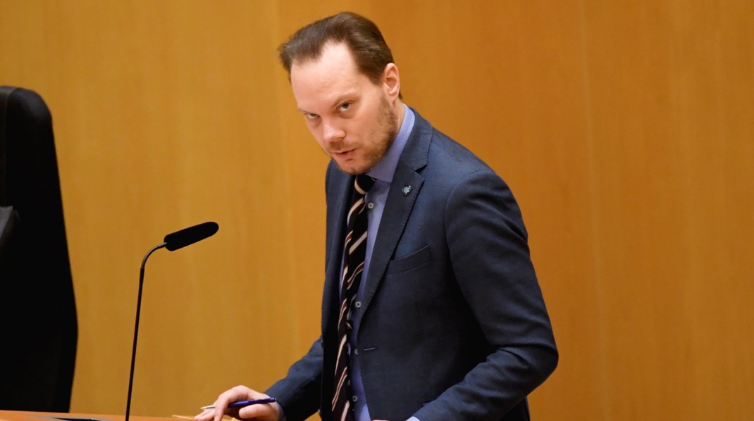 Vi i Sverigedemokraterna kämpar med näbbar och klor för att behålla svenskt självbestämmande över skogspolitiken, skriver partiets miljöpolitiska talesperson Martin Kinnunen.