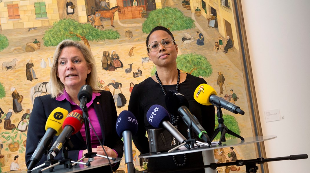 Redan drygt två veckor efter att Löfven 1-regeringen tillträdde i oktober 2014, lanserade dåvarande finansminister Magdalena Andersson (S) och kulturminister Alice Bah Kuhnke (MP) fri entréreformen vid en presskonferens på Moderna museet i Stockholm. (Arkivbild)   