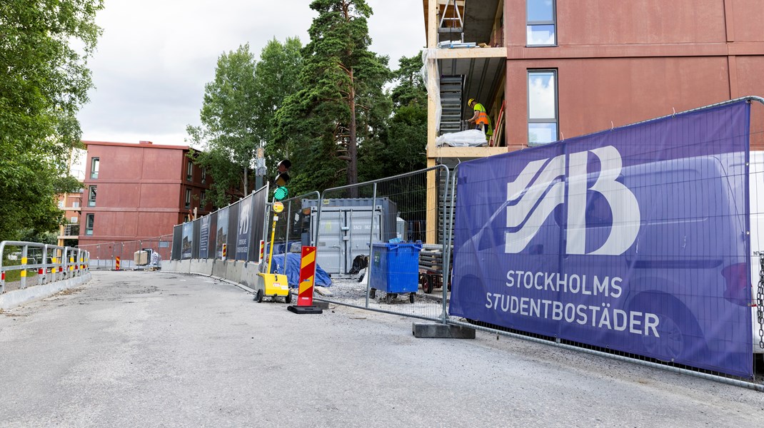 Stora delar av branschen – tyvärr inklusive Studentbostadsföretagen ser vi nu – kräver försämrade byggregler varje gång det blir svårt att få ihop kalkylen. Det är slentrianmässigt tänkande, skriver debattörerna.