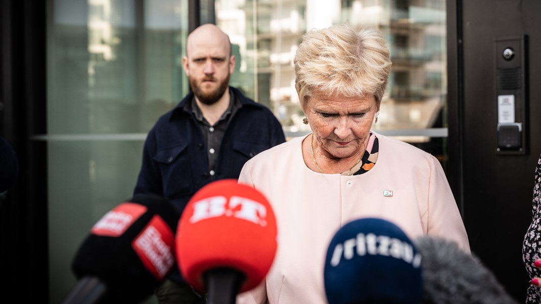 Det tog bara lite mer än två dagar från det att de första berättelserna kom ut sent på torsdagen i förra veckan, tills Lizette Risgaard avgick på söndagsmorgonen. Men det har varit två plågsamma dagar för fackföreningsrörelsen, säger Altinget.dk:s arbetsmarknadsredaktör.
 