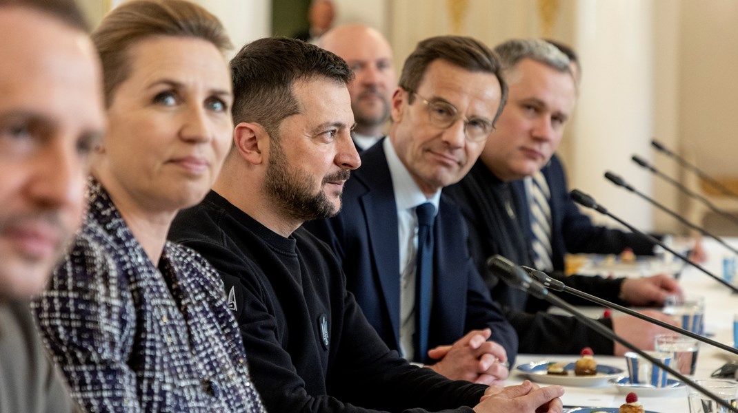 Ukrainas president Volodymyr Zelenskyj möter Nordens ledare i finska presidentens slott.