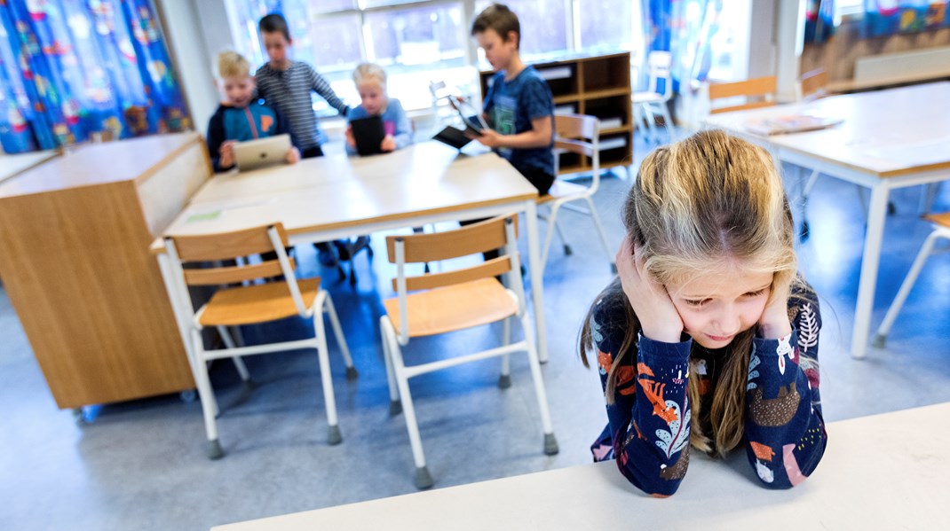 Besparingar i skolan slår hårt mot elever med autism, menar debattörerna.