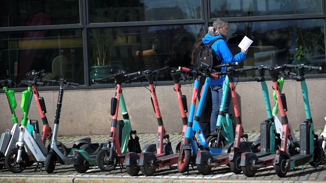 Åklagare tar bolag till domstol: Krävs tillstånd för elsparkcyklar?