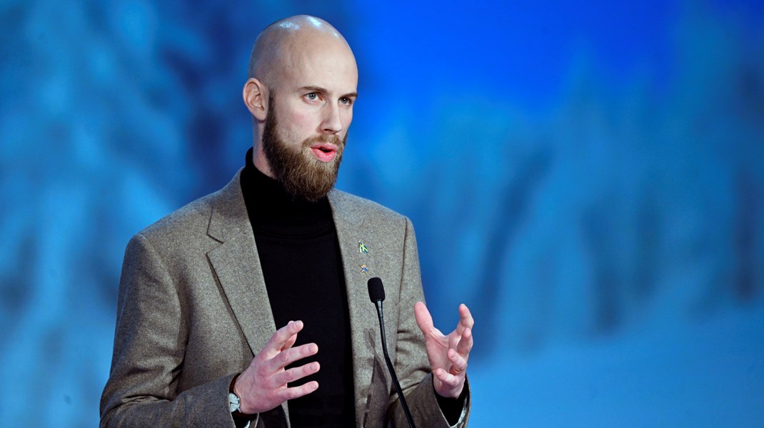 Miljöpartiet välkomnar att regeringen tillsatt en minister för civilt försvar, Carl-Oskar Bohlin (M). Men en minister utan tillräcklig budget att genomföra nödvändiga insatser och åtgärder blir bara symbolpolitik, skriver partiets försvarspolitiska talesperson. 