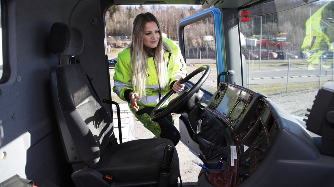 I dag finns bara ett fåtal studier av hur tekniska förändringar och omställningen till fossilfria transporter påverkar förare, skriver debattörerna. 