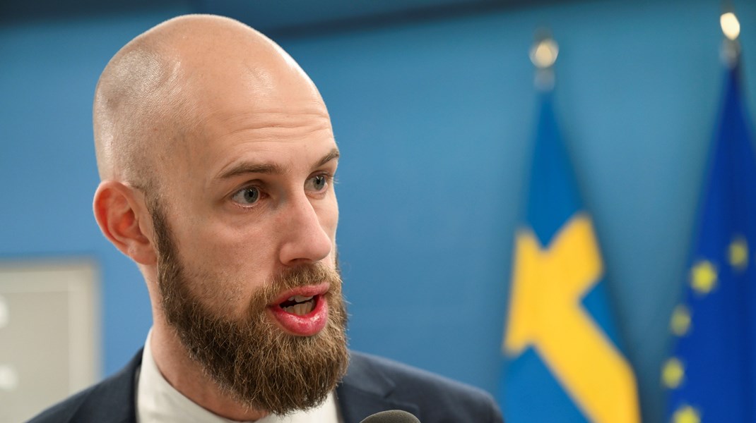 Stärkt totalförsvar skälet när regeringen vill ta över tillståndsprocesser