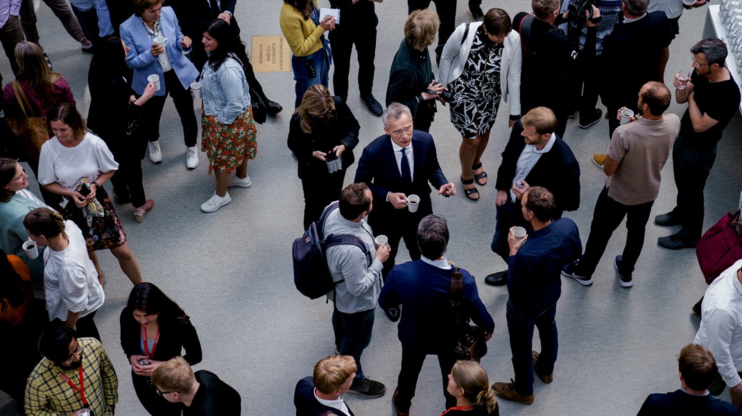 Jens Stoltenberg vid besöket på Cicero, Center for International Climate Research, i Oslo.