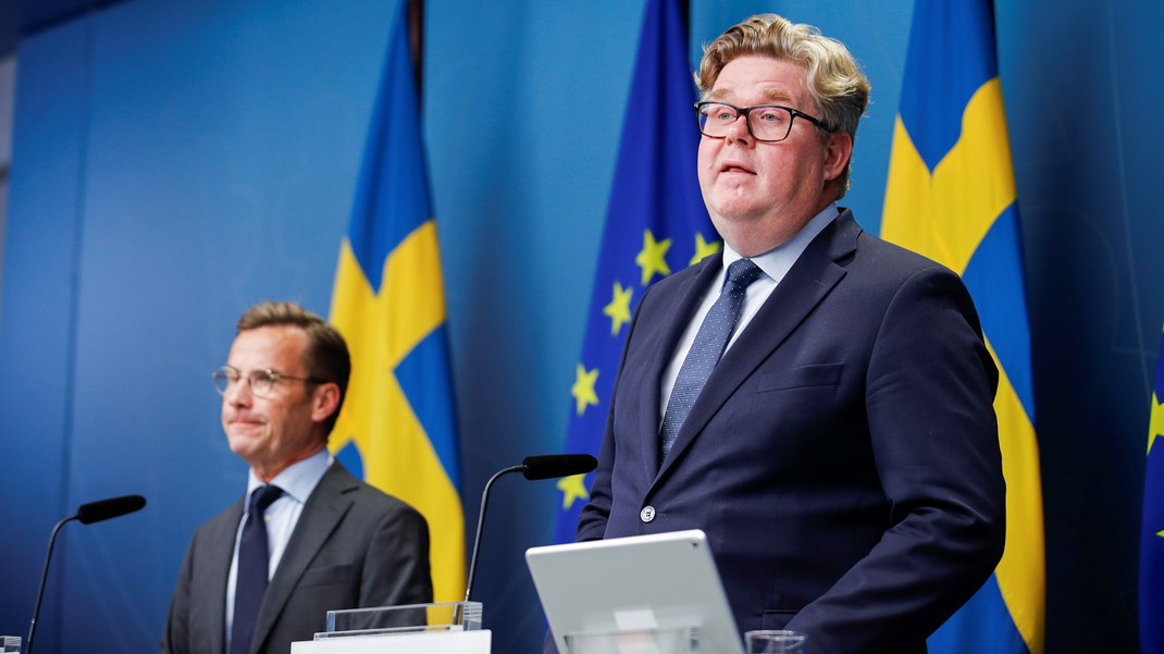 Statsminister Ulf Kristersson (M) och justitieminister Gunnar Strömmer (M) under en pressträff om det säkerhetspolitiska läget efter koranbränningarna. 