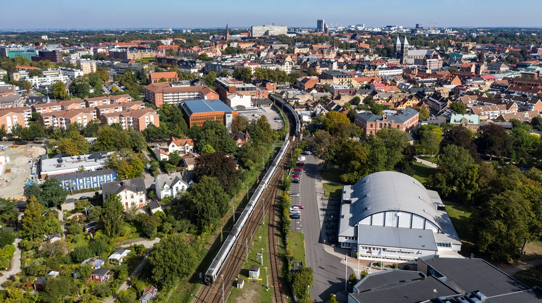 En ny bandragning mellan Lund och Hässleholm är absolut nödvändigt om vi ska klara överflyttning av gods från landsväg till järnväg och därmed klara miljö- och klimatmålen de närmaste 100 åren.