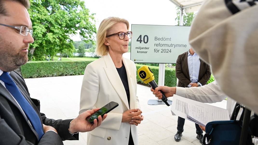 Finansminister Elisabeth Svantesson presenterade traditionsenligt regeringens prognos för nästa år och förutsättningarna för 2024 års budget på Harpsund under torsdagen. 