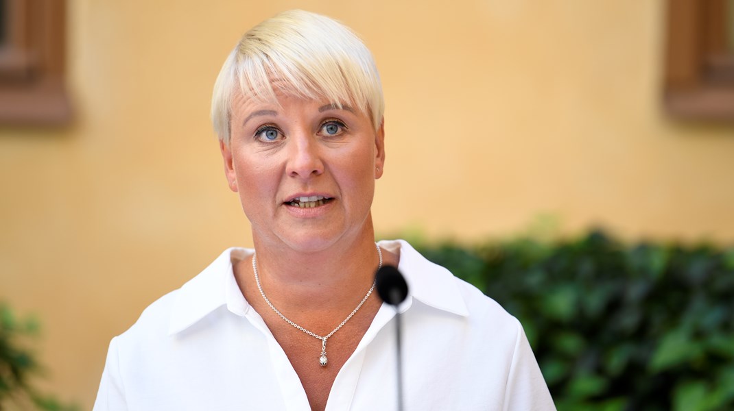 Äldre- och socialförsäkringsminister Anna Tenje (M)