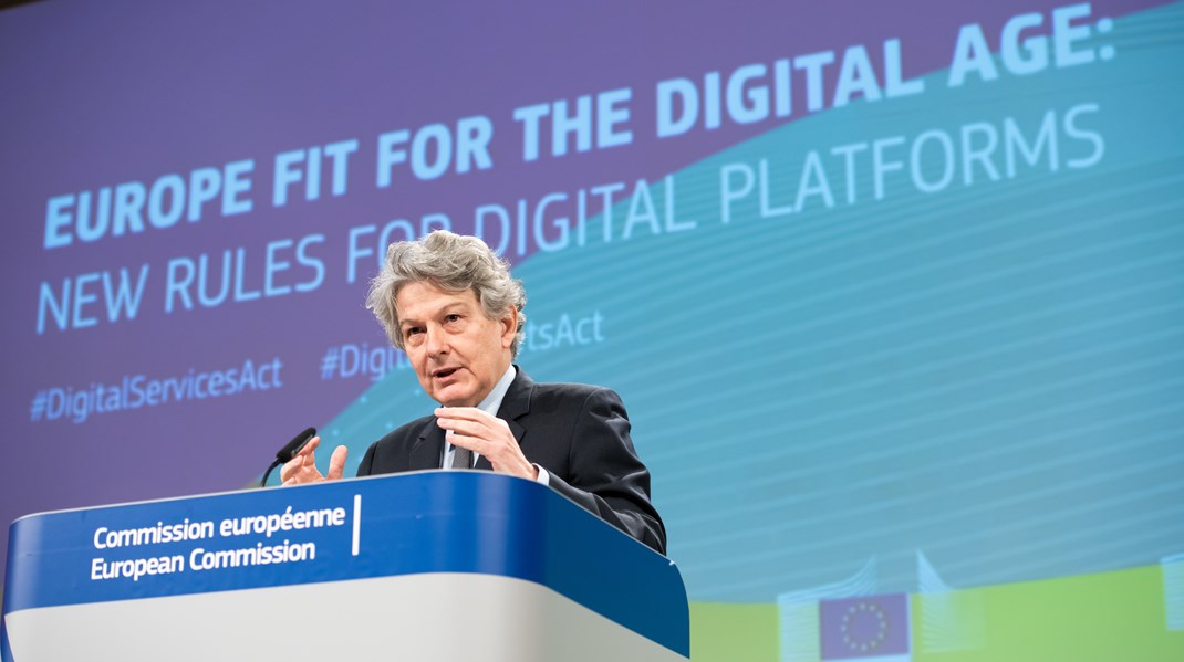 Thierry Breton, EU:s kommissionär för inre marknaden, presenterade kommissionens förslag till nya digitala regler för EU redan 2020. Nu är sex 