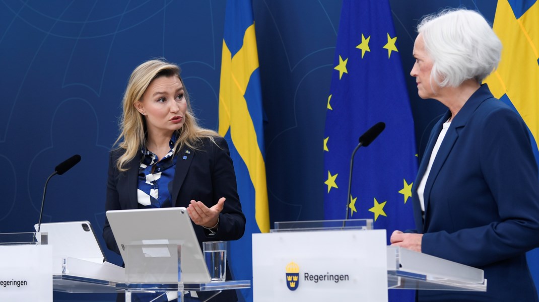 KD-ledaren Ebba Busch och sjukvårdsminister Acko Ankarberg Johansson (KD) aviserar extra miljarder till vården inför höstbudgeten.