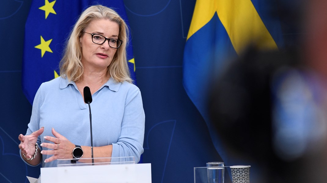 På fredagen presenterade skolminister Lotta Edholm (L) tillsammans med arbetsmarknadsminister Johan Pehrson (L) insatser mot läskrisen.