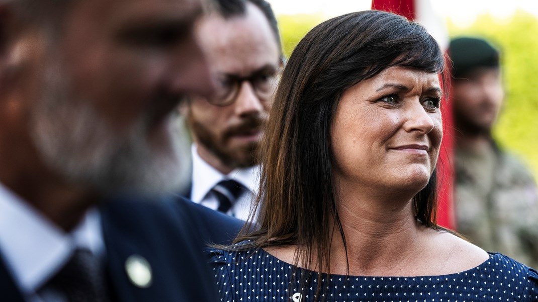 Danmarks hälsominister Sophie Løhde (V) kommer att bjuda in till förhandlingar kring att ändra abortgränsen.