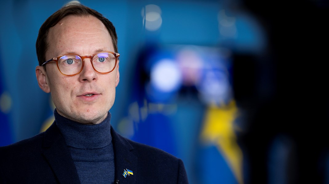 Utbildningsminister Mats Persson får nu analysera om det blir tre nya myndigheter för forskningsfinansiering. 