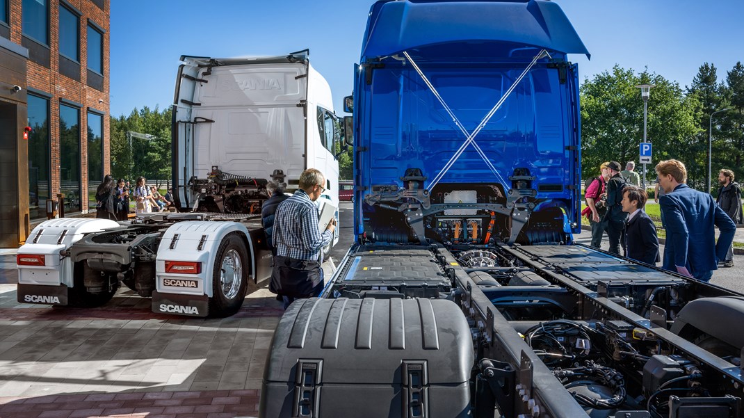 ”Ett välfungerande system
med elektrifierade transportfordon i Sverige har flera fördelar för
fordonsindustrin som stärker argumenten för denna industrisektor att finnas
kvar i Sverige” skriver regeringens klimatutredare.