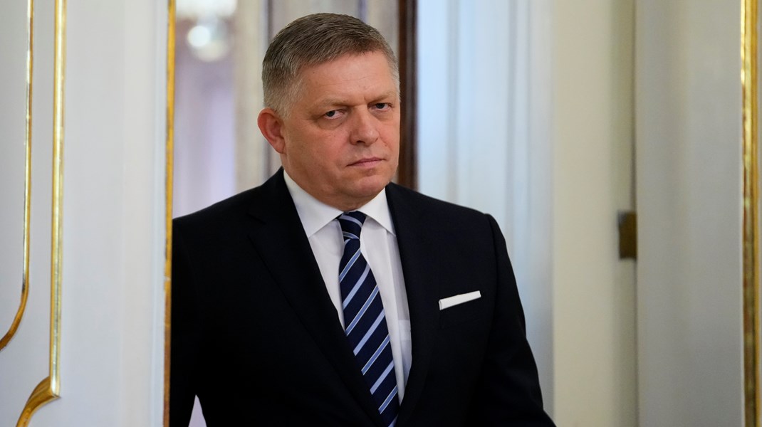 Robert Fico i presidentpalatset i Bratislava.