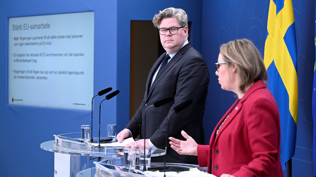 Justitieminister Gunnar Strömmer (M) och migrationsminister Maria Malmer Stenergard (M) samlade till pressträff på måndagen för att presentera åtgärder för att stärka Sveriges säkerhet. 