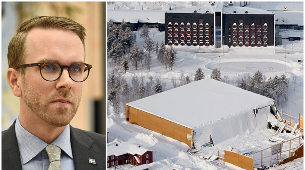 Det var 2020 som taket till Tarfalahallen rasade in. Två personer fanns i byggnaden, men ingen av dem kom till skada. ”Jag kommer nu att sätta mig in i utredningens resultat och analysera de åtgärder som föreslås”, sa infrastruktur- och bostadsminister Andreas Carlson angående utredningen som nu föreslår flera regeländringar för att täppa de säkerhetsluckor som ligger till grund för olyckan. 