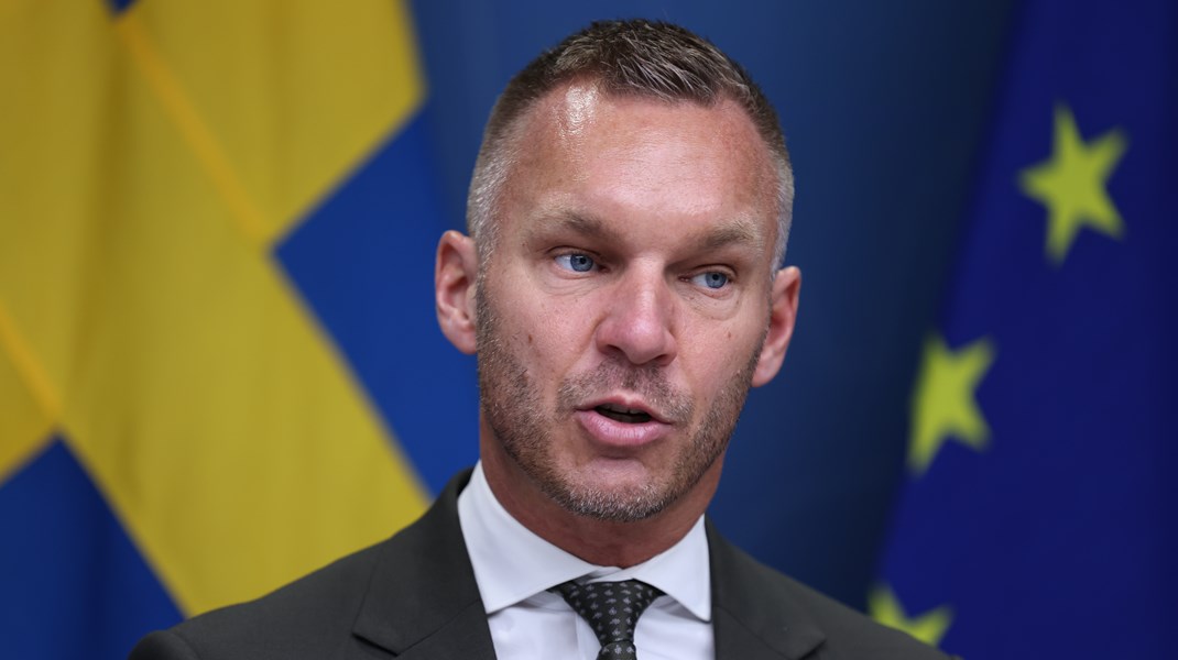 ”Flera av
nämndmyndigheterna har inte omprövats sedan myndigheterna inrättades”, säger
civilminister Erik Slottner (KD). 