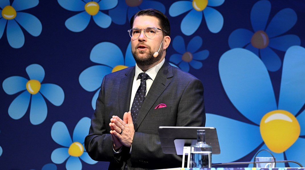 Åkesson kräver totalstopp för nya moskéer – öppnar för grundlagsändringar