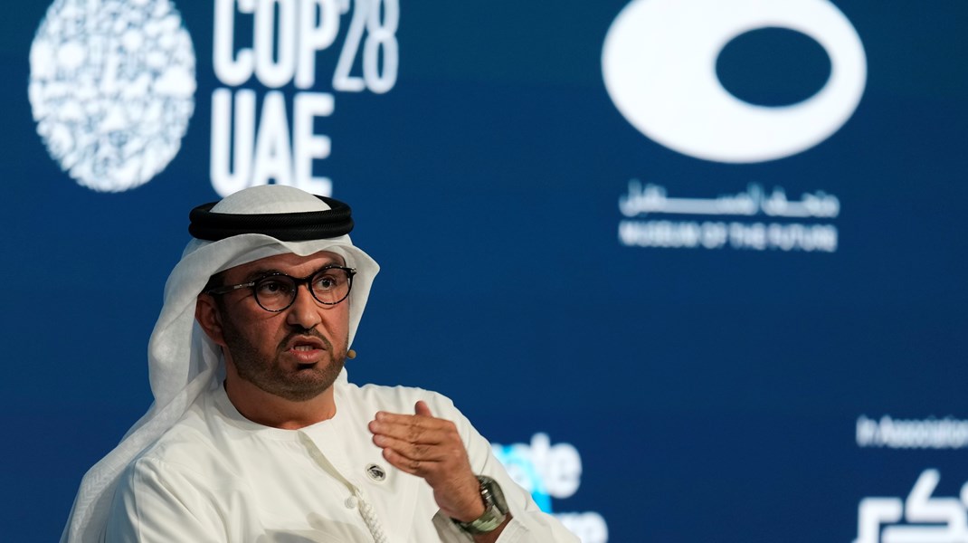 Sultan Al Jaber kommer att leda förhandlingarna vid det kommande klimattoppmötet i Dubai. Han är både Förenade Arabemiratens minister för industri och avancerad teknik och vd för det nationella olje- och gasbolaget Adnoc.