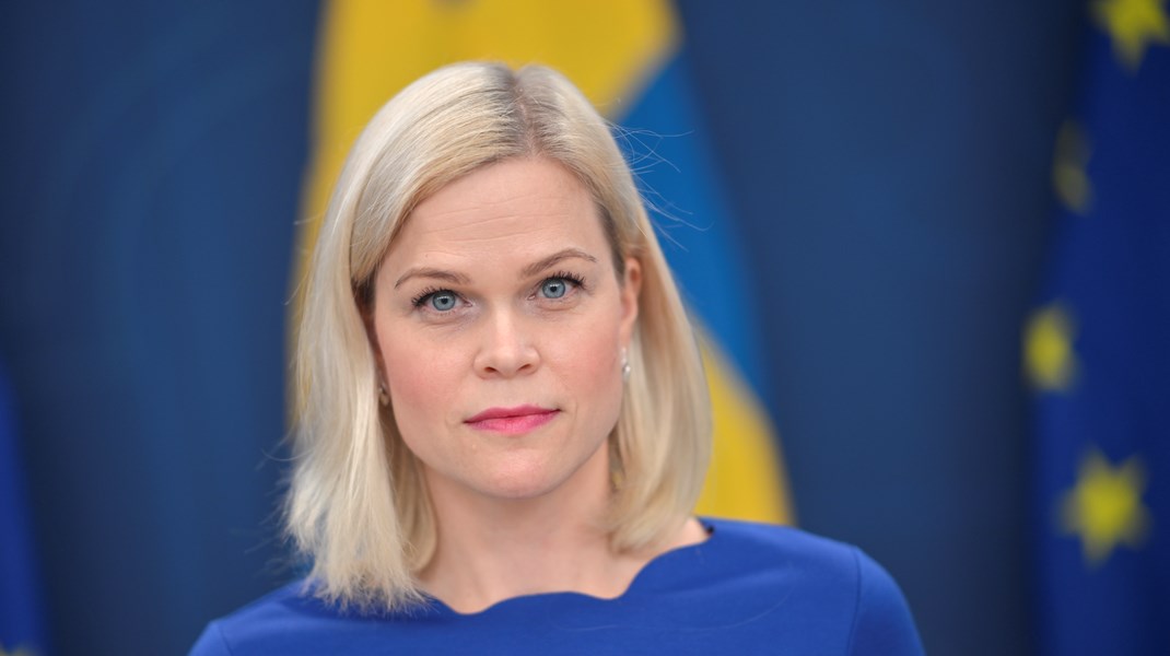 ”...vi har framförallt växlat upp arbetet mot arbetslivskriminaliteten. Det kan inte ha undgått någon att den här regeringen slår mot kriminaliteten i alla dess former”, säger biträdande arbetsmarknadsminister Paulina Brandberg i samband med den särskilda riksdagsdebatten om dödsolyckor på byggarbetsplatser. 