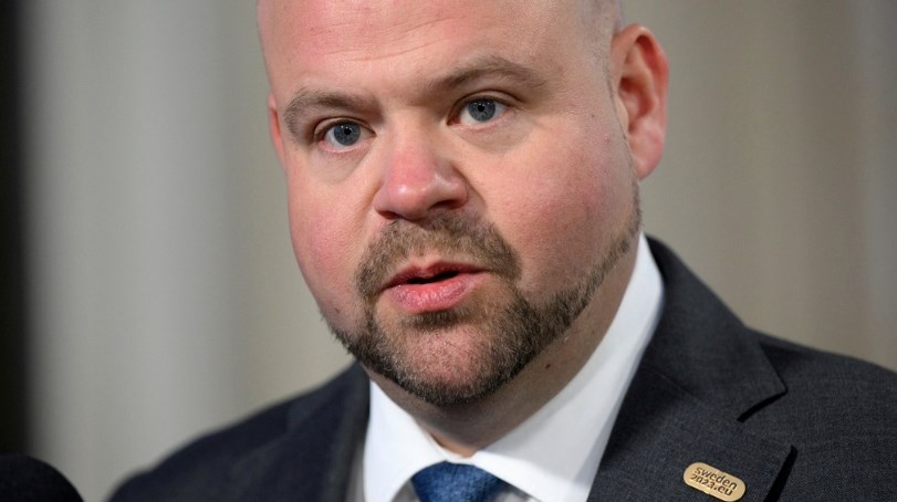 Borde regeringen och landsbygdsminister Peter Kullgren (KD) har förankrat sin syn på björn och lodjur bättre i riksdagens EU-nämnd?