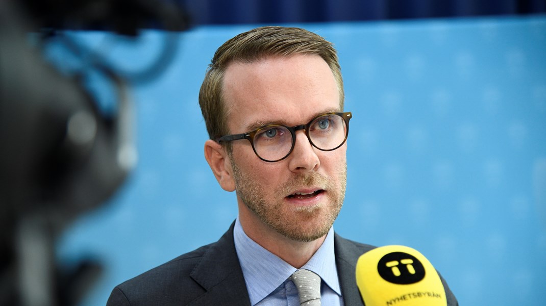 ”Vi tar förstås dem i beaktande när vi ska se vad vi gör och när vi eventuellt går vidare med något”, säger infrastruktur- och bostadsminister Andreas Carlson (KD) angående de remissvar som inkommit till utredningen som förslår en ny förvärvslag. 