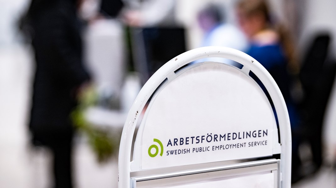 Arbetsförmedlingen vill genomföra förändringen för att skapa mer flexibilitet, men det kommer gå ut över möjligheten att nå de som står längst från arbetsmarknaden, skriver debattörerna.