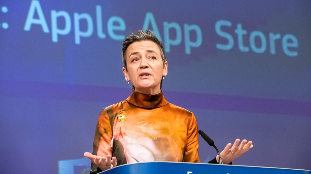 Apple överklagar böterna som aviserades av konkurrenskommissionären Margrethe Vestager på måndagen.  