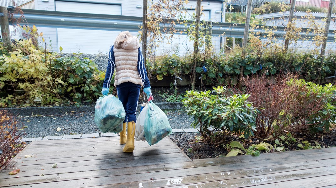 Hushållen står för nästan hälften av livsmedelsavfallet.