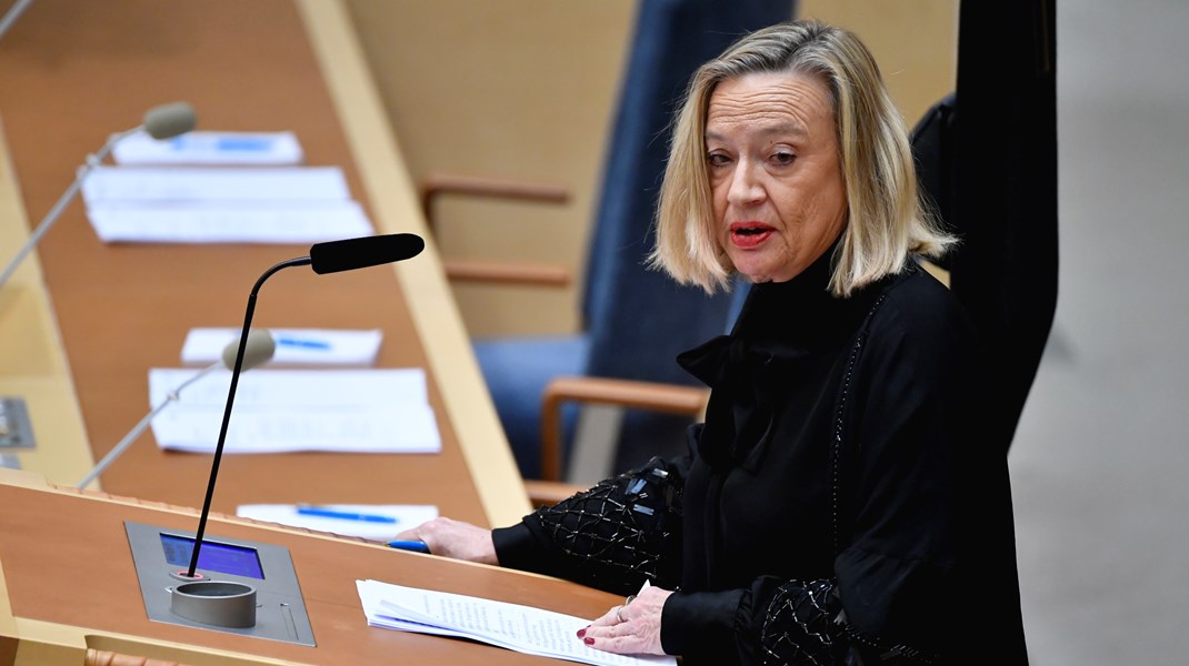 Vänsterpartiets Karin Rågsjö säger att de kommer att lägga fram ett eget förslag om Allmänna arvsfonden, eventuellt tillsammans med andra partier som är kritiska till Riksrevisionens förslag om att lägga ner den. 