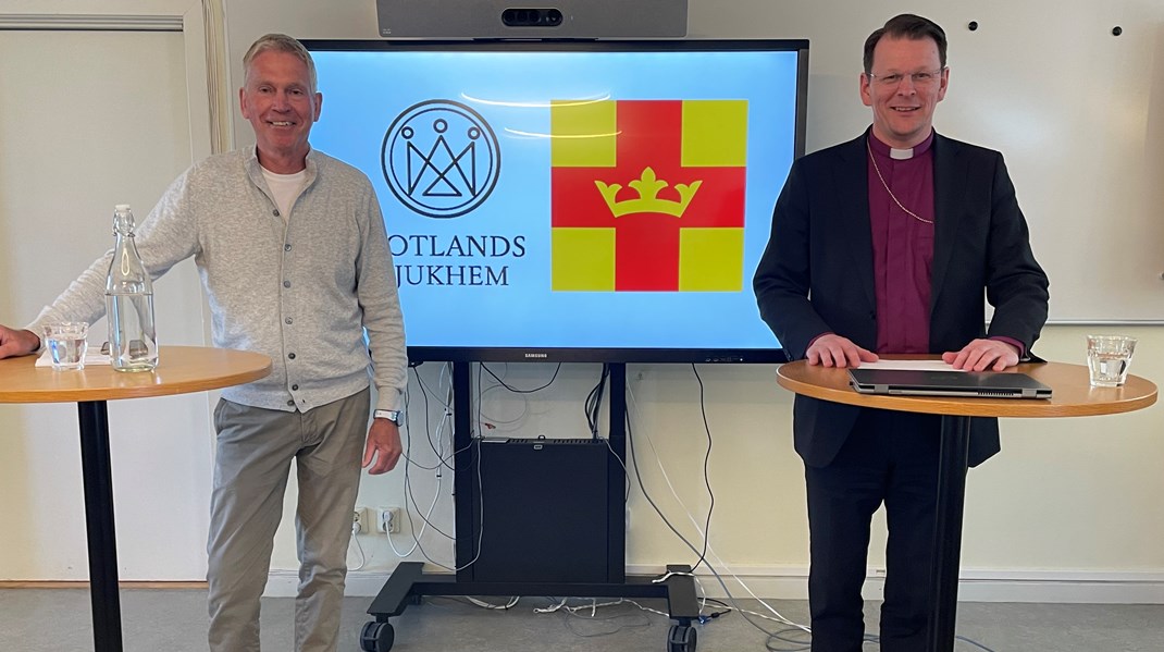 Anders Fritzell, styrelseledamot på Gotlands sjukhem, presenterade nyheten tillsammans med biskopen i Visby Erik Eckerdal.