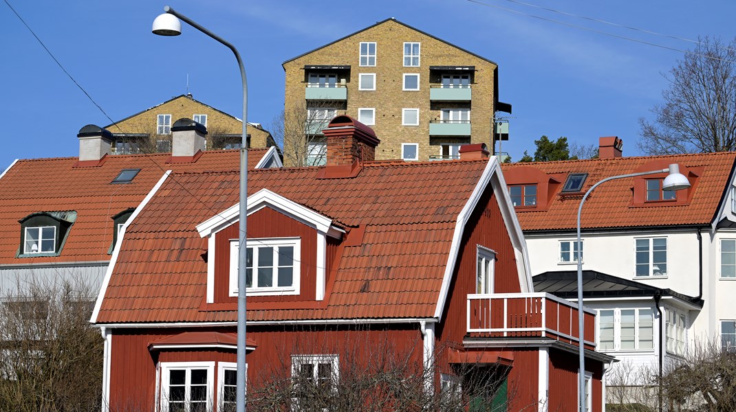 Färre kommuner än tidigare uppger att de har underskott på bostäder på bostadsmarknaden. Men nu ser det ut att vända. 