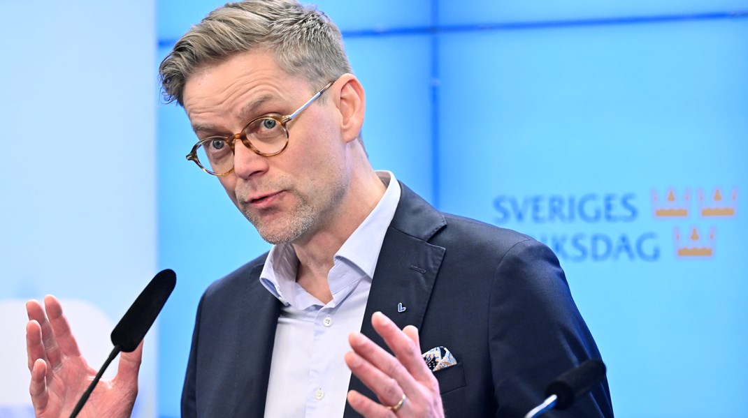 Liberalernas Jakob Olofsgård var en av dem som under måndagen debatterade propositionen om de nya demokrativillkoren för civilsamhälle och trossamfund.