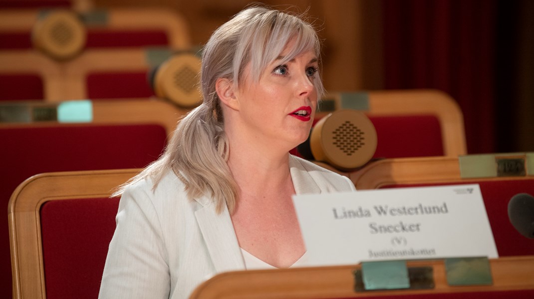 Linda Snecker lämnar riksdagen