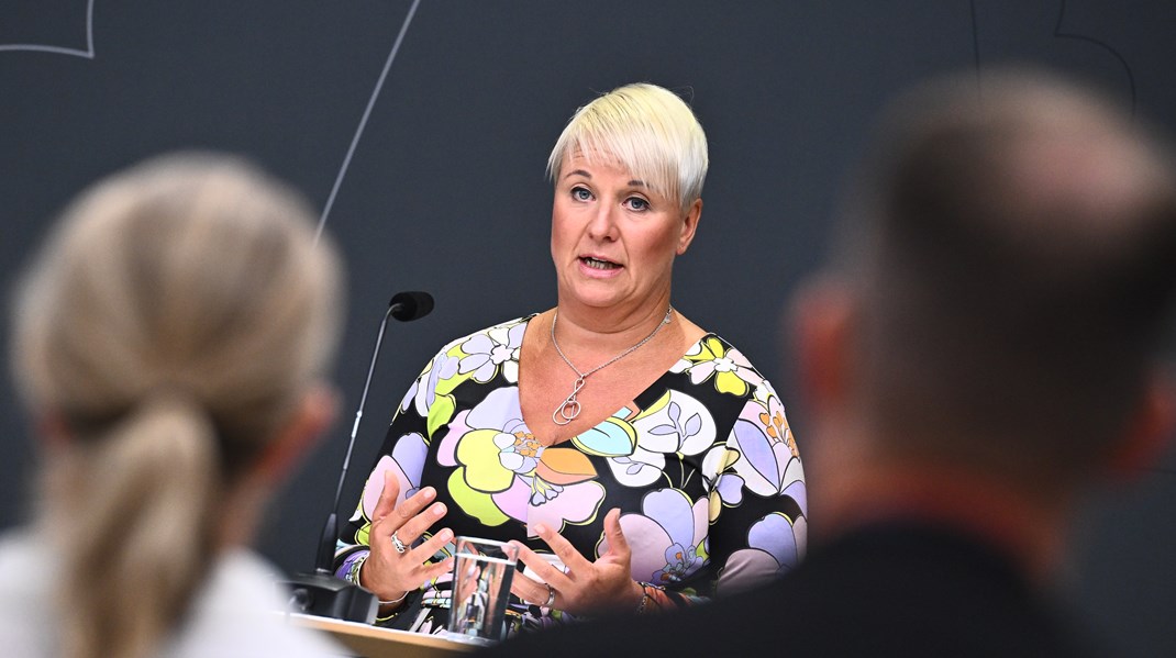 ”I takt med att den ekonomiska utvecklingen vänder och framtiden ser ljusare ut, minskar också behovet av det tillfälliga tilläggsbidraget”, säger äldre- och socialförsäkringsminister Anna Tenje (M).