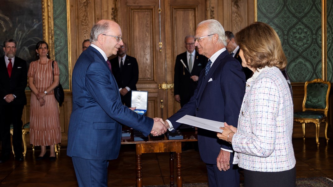 Förra sommaren tog Dag Hartelius emot Kungens medalj av 12:e storleken med Serafimerordens band.