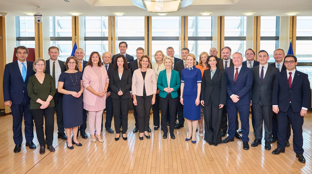 Första klassfotot. På onsdagen samlade EU-kommissionens ordförande Ursula von der Leyen sitt nya team av kommissionärer för första gången. 